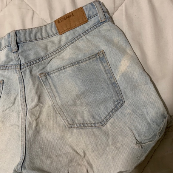 Shorts - Picture 3 of 3